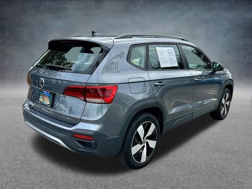 Platinum Gray Metallic 2024 Volkswagen Taos 1.5T S