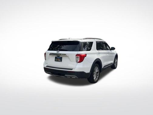 White Metallic 2023 Ford Explorer XLT
