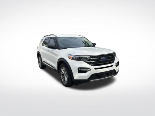 White Metallic 2023 Ford Explorer XLT