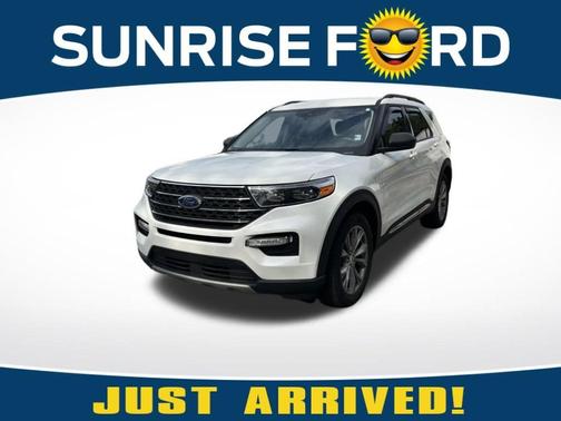 White Metallic 2023 Ford Explorer XLT