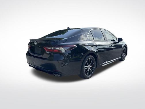 Midnight Black Metallic 2022 Toyota Camry SE