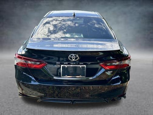 Midnight Black Metallic 2022 Toyota Camry SE