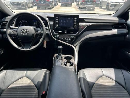 Midnight Black Metallic 2022 Toyota Camry SE