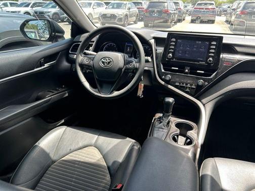 Midnight Black Metallic 2022 Toyota Camry SE