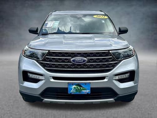 Silver Metallic 2021 Ford Explorer XLT