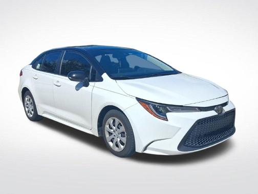 Super White 2020 Toyota Corolla LE
