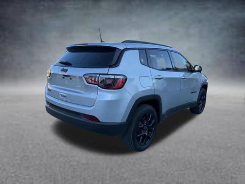 Silver Zynith 2026 Jeep Compass Latitude
