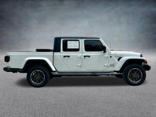 Bright White Clearcoat 2022 Jeep Gladiator Overland
