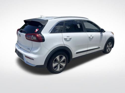 Snow White Pearl 2019 Kia Niro LX