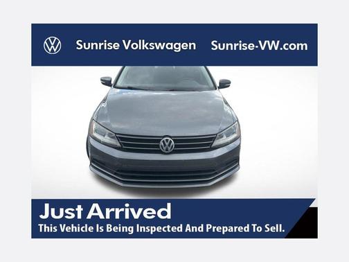 Platinum Gray Metallic 2017 Volkswagen Jetta 1.4T SE