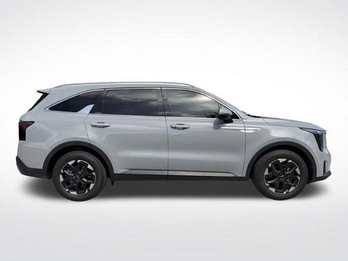 Gray 2024 Kia Sorento S