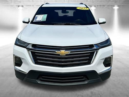Summit White 2022 Chevrolet Traverse LT Cloth