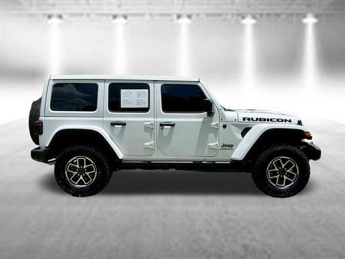 Bright White Clearcoat 2026 Jeep Wrangler Rubicon