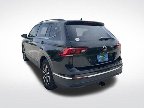 Deep Black Pearl Effect 2023 Volkswagen Tiguan 2.0T S