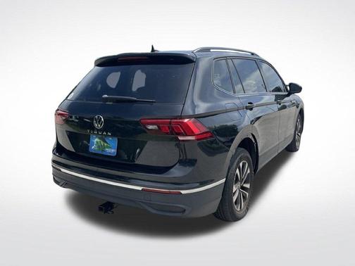 Deep Black Pearl Effect 2023 Volkswagen Tiguan 2.0T S