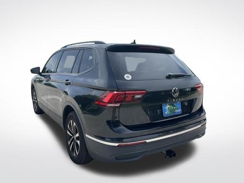 Deep Black Pearl Effect 2023 Volkswagen Tiguan 2.0T S