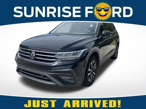 Deep Black Pearl Effect 2023 Volkswagen Tiguan 2.0T S