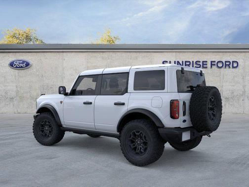 Oxford White 2026 Ford Bronco Badlands