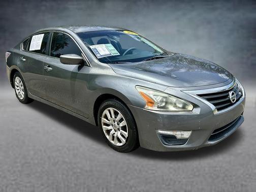 Gun Metallic 2015 Nissan Altima 2.5 S
