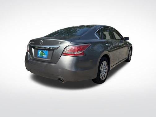 Gun Metallic 2015 Nissan Altima 2.5 S