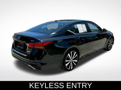 2022 Nissan Altima 2.0 SR
