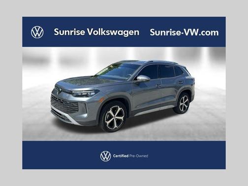 Platinum Gray Metallic 2025 Volkswagen Tiguan 2.0T SE