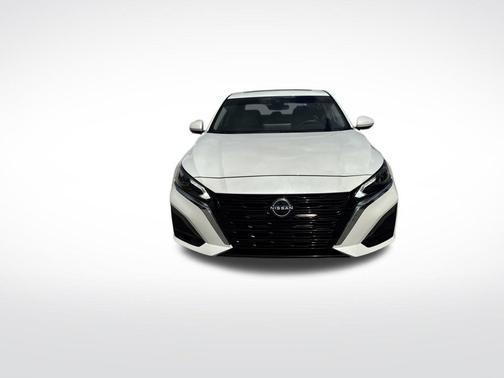 White 2024 Nissan Altima 2.5 SL