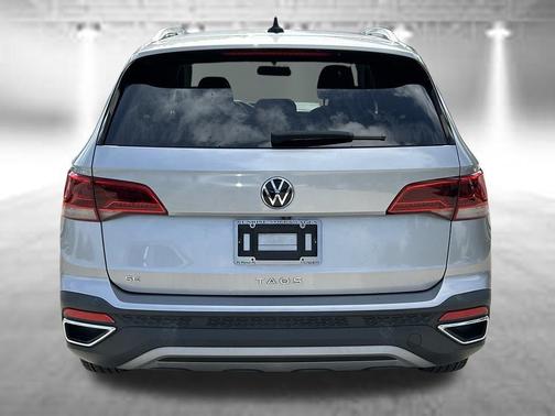 Pyrite Silver Metallic 2022 Volkswagen Taos 1.5T SE
