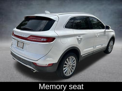 White Platinum Tri-Coat Metallic 2019 Lincoln MKC Standard