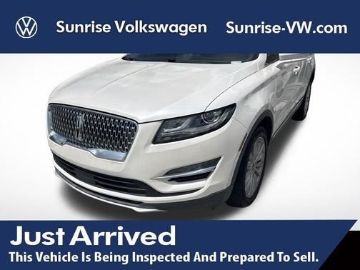 White Platinum Tri-Coat Metallic 2019 Lincoln MKC Standard