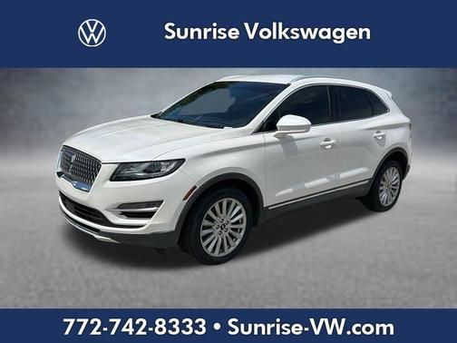 White Platinum Tri-Coat Metallic 2019 Lincoln MKC Standard