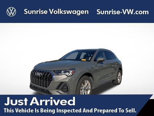 2024 Audi Q3 45 S line Premium