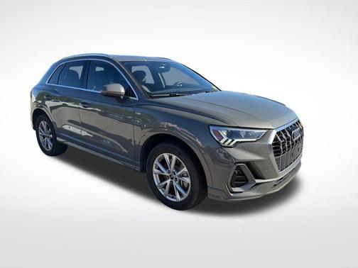 2024 Audi Q3 45 S line Premium