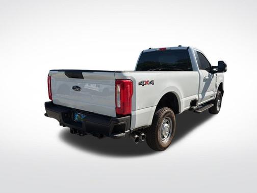 Oxford White 2025 Ford F-250 XL