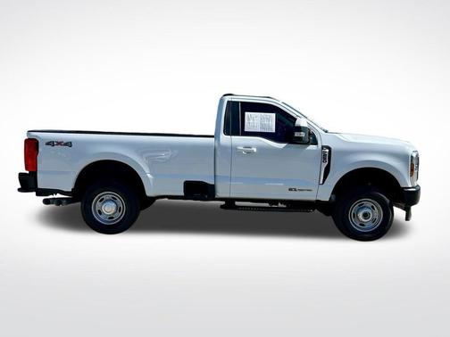 Oxford White 2025 Ford F-250 XL