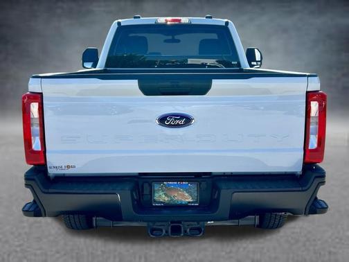 Oxford White 2025 Ford F-250 XL