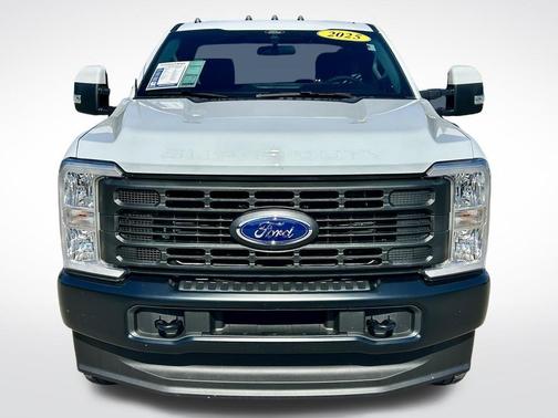 Oxford White 2025 Ford F-250 XL