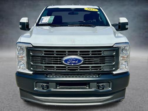 Oxford White 2025 Ford F-250 XL