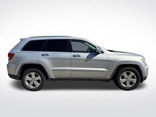 Bright Silver Metallic 2012 Jeep Grand Cherokee Limited