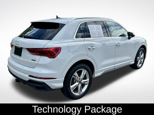 2024 Audi Q3 45 S line Premium