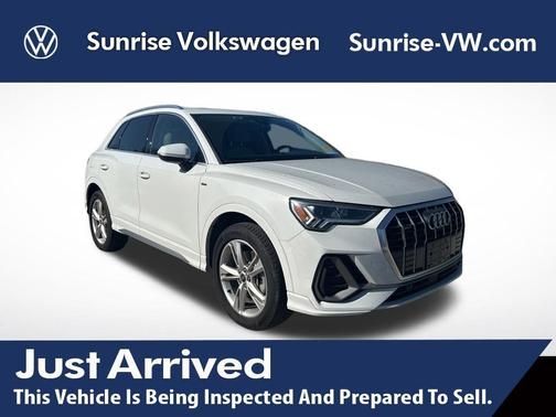 2024 Audi Q3 45 S line Premium