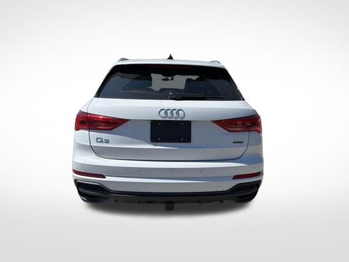 Glacier White Metallic 2024 Audi Q3 45 S line Premium