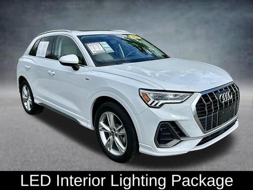 Glacier White Metallic 2024 Audi Q3 45 S line Premium