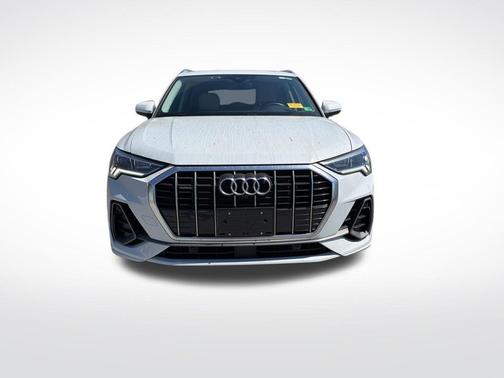 Glacier White Metallic 2024 Audi Q3 45 S line Premium