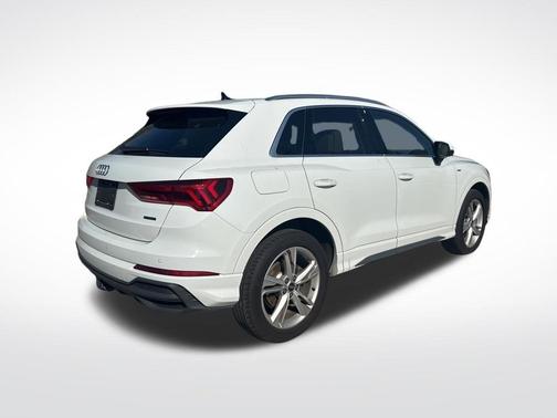 2024 Audi Q3 45 S line Premium
