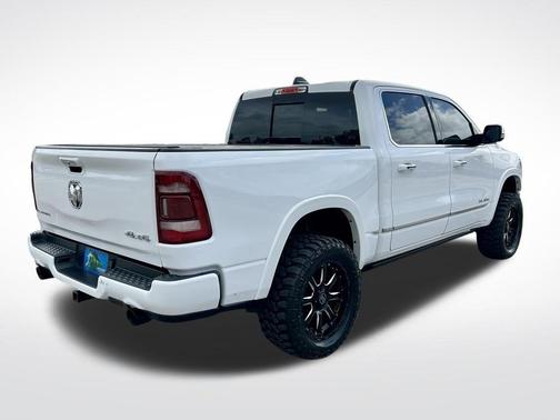 Bright White Clearcoat 2022 RAM 1500 Limited