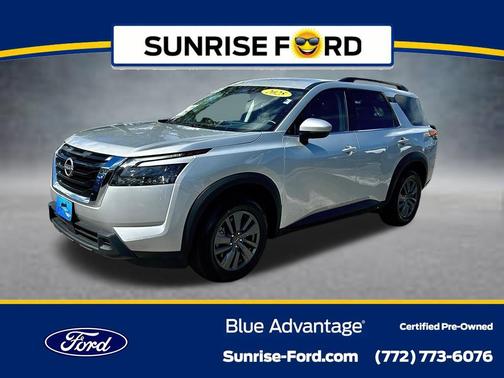Brilliant Silver Metallic 2025 Nissan Pathfinder SV
