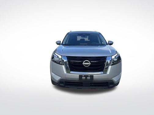 Brilliant Silver Metallic 2025 Nissan Pathfinder SV