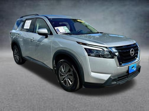 Brilliant Silver Metallic 2025 Nissan Pathfinder SV