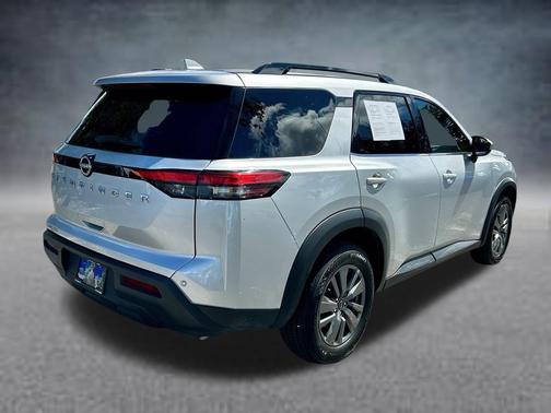 Brilliant Silver Metallic 2025 Nissan Pathfinder SV